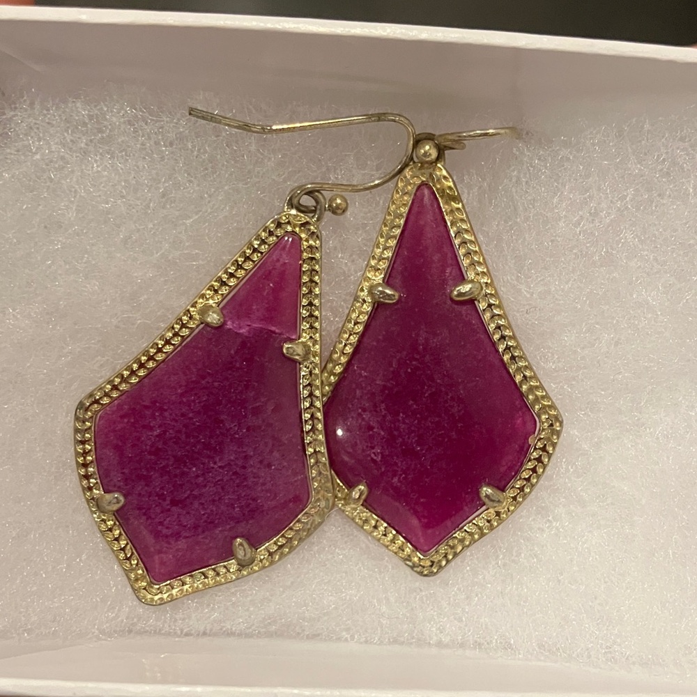 Kendra Scott Fuchsia and Gold Geometric Earrings